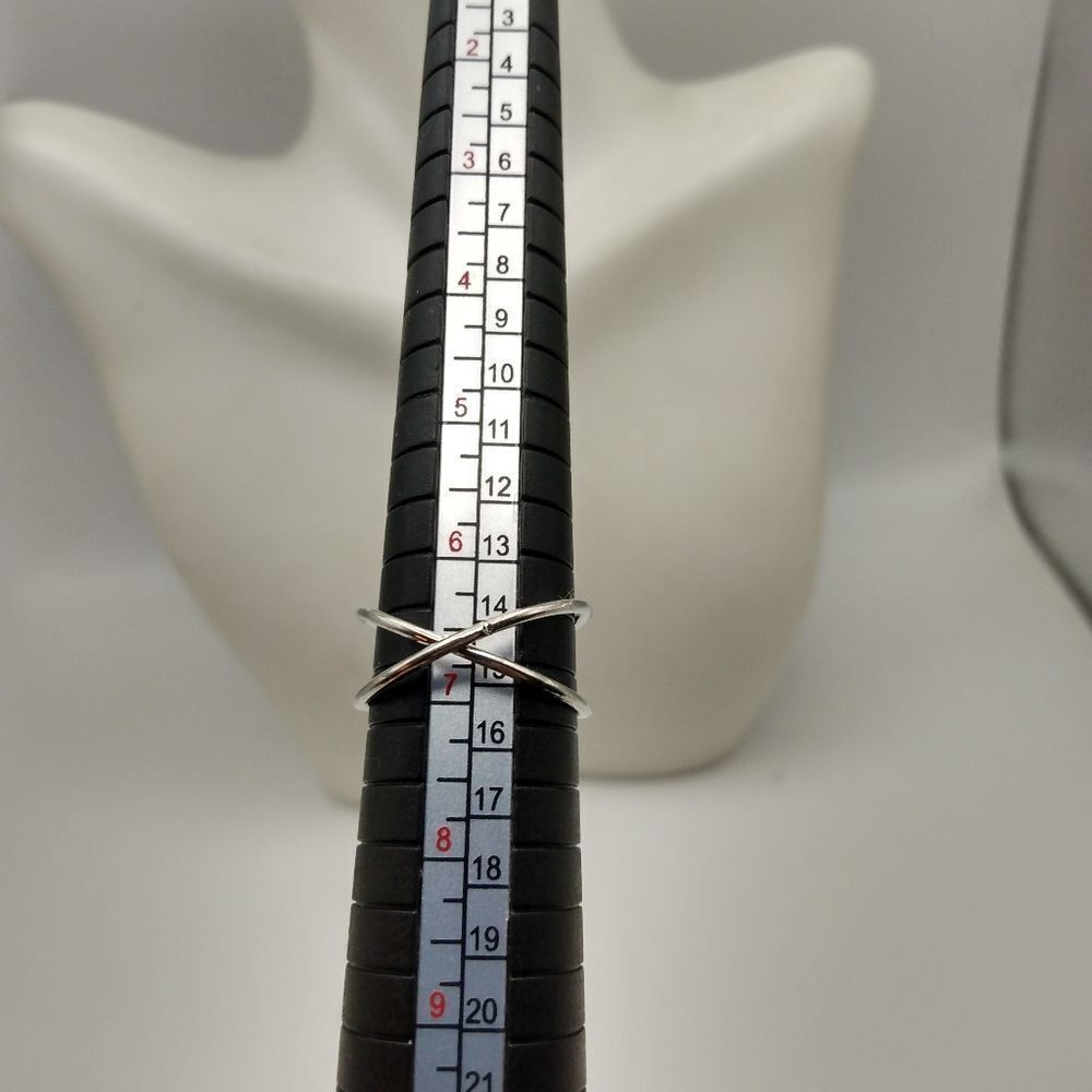 Cross cross silver ring‎ size 7